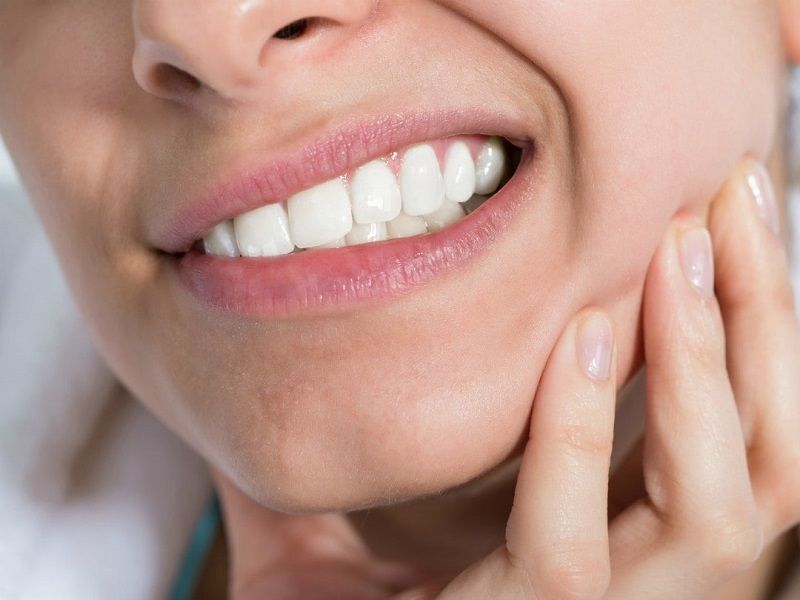Các cơn đau nhức, ê buốt khiến chức năng ăn nhai bị ảnh hưởng